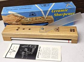 Cs-24 Aristocrat Vintage Ceramic V-type Knife / Scissors Sharpener In Box Nos