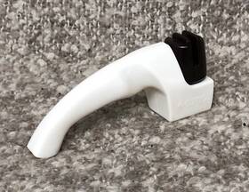 D372.18 Knife Cutco Sharpener Hand Held Pull Through Pearl White Handle - Usa