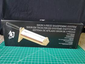 Shun 087171041681 3 Piece Sharpening System W Honing Rod And 1000/6000 Whetstone Angled Stand