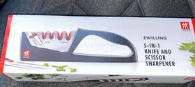 1010831 Zwilling New Razor-sharp 4-stage Pull Through Knife Sharpener With Shear