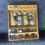 Vintage Boston Warehouse 4 Susan Winget Signed Cat Kitten Spreaders New Box. Fixed Price $10.99.