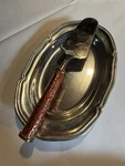 L'objet Gold Damask Cake Server With Coral Enamel Handle CU4130 Nib. Fixed Price $90.00.