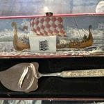 Hardanger Bestikk Konge Tinn Royal Pewter Cheese Slicer The Original Box. Fixed Price $30.00.