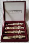 Silver Treasures By Godinger Santa Butter Cheese Knife Spread Set Case.. Fixed Price $19.95.