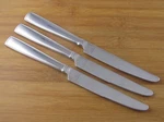 Reed & Barton Benson Stainless Dinner Knives 9 3/4" Vgc Flatware Silverware. Fixed Price $14.95.