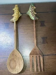 Siddhia Hutchinson Essex Splash Fish Trout -wood Salad Serving Set Fork & Spoon. Fixed Price $39.99.