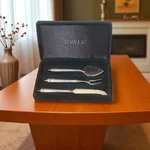 Towle Set Of 4 Cheese Knives Original Box. Fixed Price $38.05.