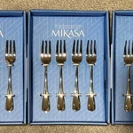 Mikasa Bravo 5218325 18/10 Stainless Steel Cocktail Appetizer Fork 4PC Set New. Fixed Price $24.95.