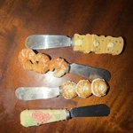 Boston Warehouse Cheese Spreaders Set Of 4 Stainless Steel Food Theme Handles. Fixed Price $7.13.