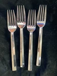 4 Salad Forks Pfaltzgraff Maxwell Glossy Stainless Flatware Center Ridge 18/8. Fixed Price $9.99.
