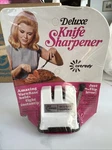 Vintage Nos Everedy Deluxe Knife Sharpener Vacu-base. Fixed Price $6.00.
