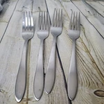 Oneida Silver Taylor French Dinner Forks Appx 8" Lot Of 4. Fixed Price $24.00.