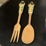 Vietri Ceramics Olive Wood Salad Servers Hand Painted Italy. Fixed Price $16.00.