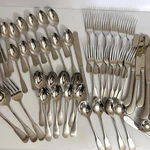 Oneida Minuteman/colonial Boston 65 Piece Stainless Set W/ Pistol Knives. Fixed Price $159.99.