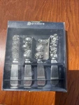 Boston Warehouse Dellarobbia Spreaders Set Of 4 Stainless Steel Fruit Handles. Fixed Price $20.88.
