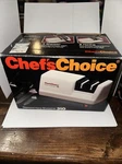 New Chef's Choice White Electric Diamond Home Knife Sharpener Model 310 Nib Nice. Fixed Price $21.56.