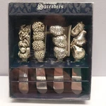 Boston Warehouse Dellarobbia Fruit Spreaders Set 4 Cheese Butter Knives Boxed. Fixed Price $15.99.