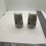 Hawaii Salt Pepper Shaker Flowers Movie Supply Of 58B-1200F. Fixed Price $9.99.