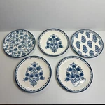Set Of 5 Mud Pie Flower Stem Print Salad/appetizer Plate 8 White And Blue Nwt. Fixed Price $58.00.