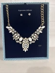 Vintage Bella Perlina Expression Collection Gift Box Set. Fixed Price $25.00.