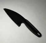 The Pampered Chef Kitchen Serrated Salad Knife Black Plastic 11" Lettuce. Fixed Price $13.59.