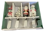 Pfaltzgraff Winterberry Spreaders, Set Of 4 Holiday,santa,tree,snowman,gift. Fixed Price $19.49.