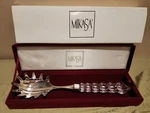 Nib Mikasa Rousseau Pasta Server T4070/572. Fixed Price $25.00.