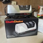 Chef'schoice 320 Brushed Metal Electric Diamond Hone Knife Sharpener. Fixed Price $45.00.