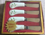 Lenox Holiday Holly & Berry Butter Cheese Spreader Knives Knife Set Of 4 Nib. Fixed Price $22.99.