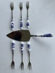 Spode Blue & White Cake Server And Six Pastry Forks 6-1/4. Fixed Price $18.00.