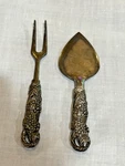 Arthur Court Silver Plated 2 Pcs Grape Vine 5 In. Cheese Servers. Fixed Price $8.98.