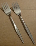 Oneida Stainless Windrift Wm Rogers Premier Serving Fork (2) Burnished Flatware. Fixed Price $15.99.