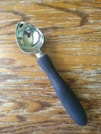 Cutco 1503 Ice Cream Scoop Black Soft Grip Contoured Ergonomic Handle Stainless. Fixed Price $39.95.
