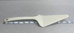 Vtg Pyrex 3370 Pie Server Serrated 12IN Off White Kitchen Spatula. Fixed Price $8.99.