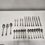28 Pc Oneida Heirloom Stainless Steel Flatware Silverware & Serving Set Bh. Fixed Price $100.00.
