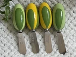 Msc Mainstreet Collection Spreader Knives Set 4 Stainless Steel Green Yellow. Fixed Price $14.99.