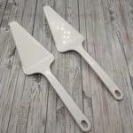 Vtg Pyrex Accessories Pie Server Cake Slicer Heavy Duty Serrated Spatula 3370. Fixed Price $24.99.