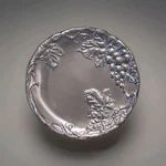 New Arthur Court Aluminum Grape & Cheese Server Plate Metal Boxed 2000. Fixed Price $11.25.