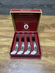 Spode Christmas Tree Butter Spreaders Set Of 4 Stainless Steel Porcelain New. Fixed Price $39.98.