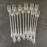 12 New Briarwood By Oneida Oyster Forks Fondue All American Glossy Stainless. Fixed Price $15.00.