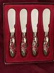 Lenox Holiday Nouveau Enameled Cheese Spreaders Set Of 4 In Box Christmas. Fixed Price $18.59.