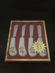 Lenox "holiday" Set Of 4 China & Stainless Steel Spreaders New Box. Fixed Price $17.50.