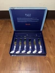 Spode Blue Italian Cheese Knife & 6 Spreaders. White. Fixed Price $35.99.