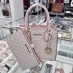Michael Kors Set Bag Mercer Messenger Md + Wallet 2ZIP Vanilla Pink Powder Blush. Fixed Price $169.95.