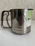 Vintage Sifter Robinson Knife Company Stainless Steel 5 Cup Capacity. Fixed Price $12.78.