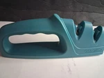 Pioneer Woman Knife Sharpener Timeless Dual Stage With Coarse & Fine Slots Teal. Fixed Price $17.99.