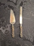 Lillian Rose Silver Bow Server Set -knife & Cake Wrong. Fixed Price $29.99.