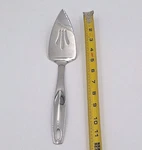 Oneida Stainless Steel Slotted Pie Server Cake Kitchen Utensil. Fixed Price $6.99.